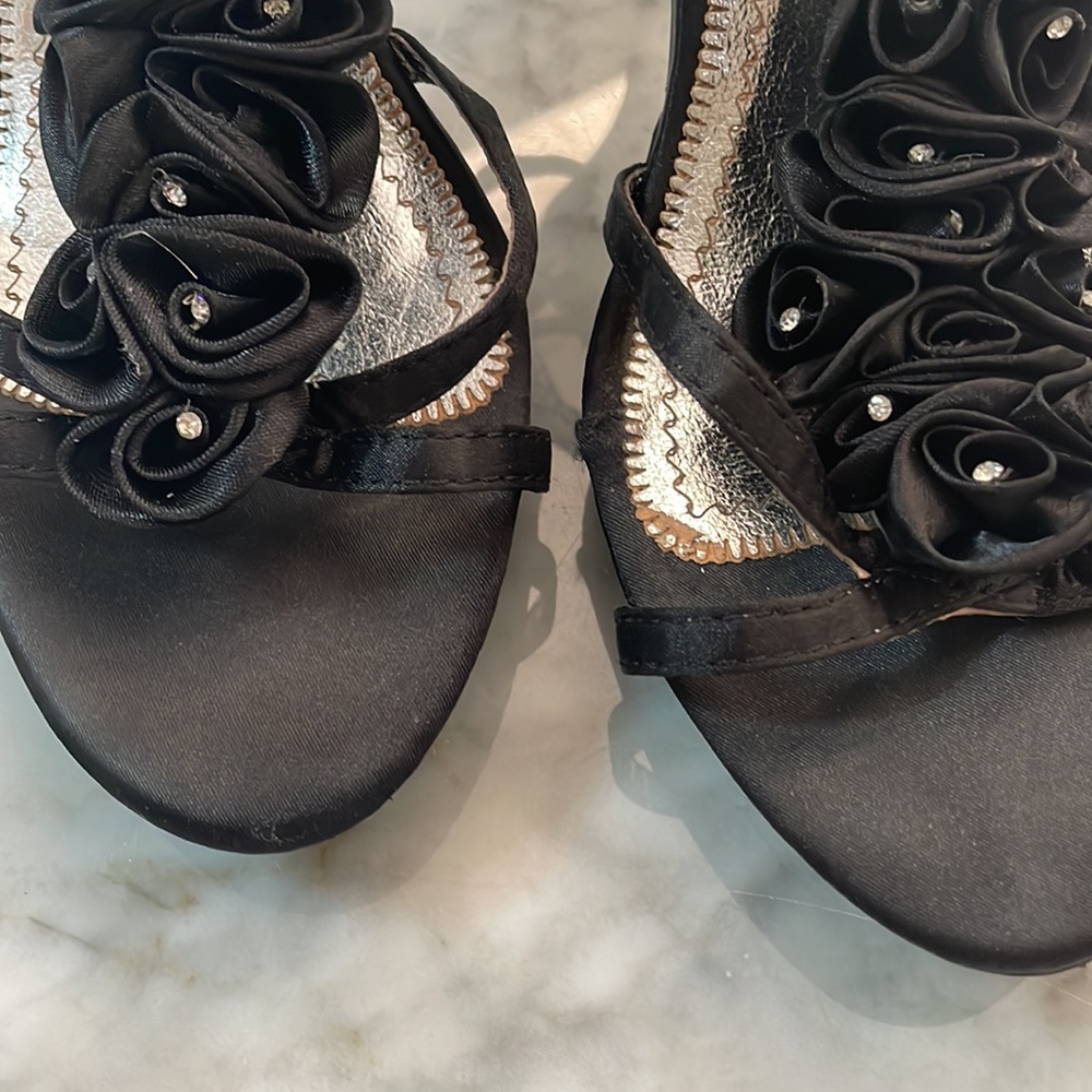 Special Occasions by Saugus Shoe - Black satin - Size 9 - Picture 8 of 16